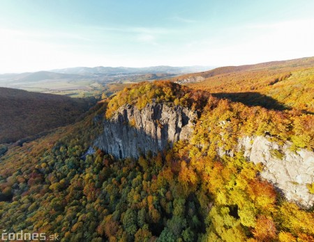 Foto: Jeseň - Skala Hrádok - lezecká oblasť - Kamenec pod Vtáčnikom 43