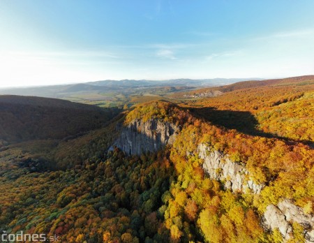 Foto: Jeseň - Skala Hrádok - lezecká oblasť - Kamenec pod Vtáčnikom 44