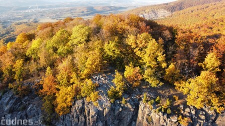 Foto: Jeseň - Skala Hrádok - lezecká oblasť - Kamenec pod Vtáčnikom 46