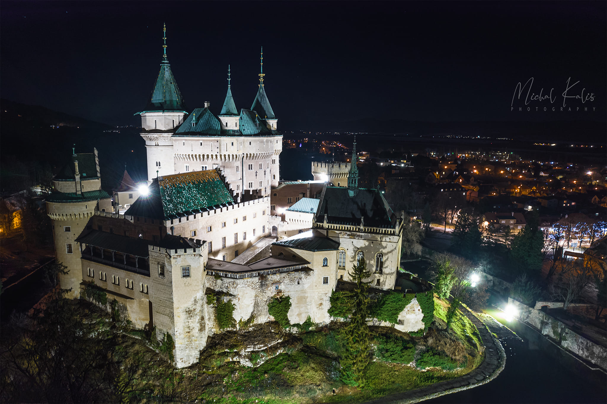 Foto: Bojnický zámok testuje nové výkonejšie a uspornejšie vonkajšie osvetlenie