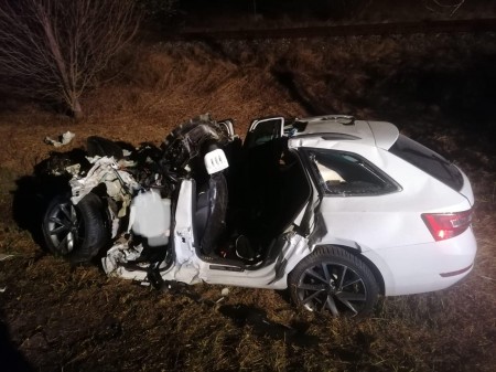 NEHODA: Zrážka dvoch osobných áut a autobusu za Prievidzou smerom na obec Nedožery-Brezany si vyžiadala obete 1