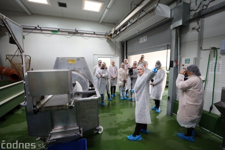 Foto a video: V Handlovej vylovili vyše 700.000 kilogramov sumčeka afrického a od svojho vzniku vyprodukovala 13,6 milióna kilogramov paradajok 18