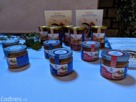 Foto a video: V Handlovej vylovili vyše 700.000 kilogramov sumčeka afrického a od svojho vzniku vyprodukovala 13,6 milióna kilogramov paradajok 30