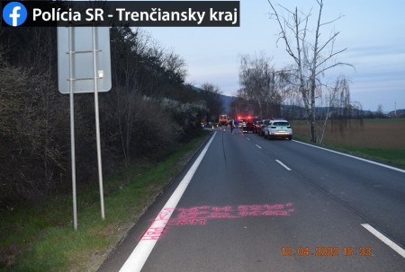 Foto a video: Tragická dopravná nehoda motorkára pri obci Hradište (okres Prievidza) 1