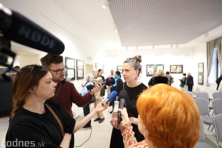 Foto a video: V Prievidzi otvorili v nových priestoroch mestskú galériu Imricha Vysočana 60