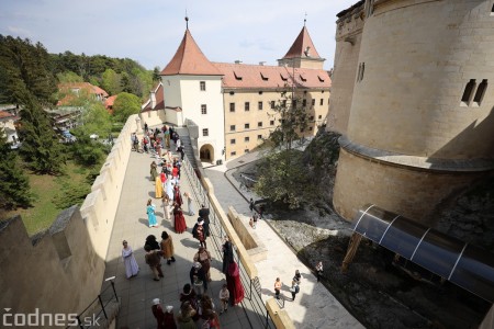 Foto a video: Letnú sezónu hornej Nitry otvoril v Bojniciach sprievod postáv z rozprávok a filmov 13