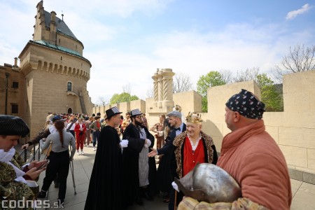 Foto a video: Letnú sezónu hornej Nitry otvoril v Bojniciach sprievod postáv z rozprávok a filmov 24