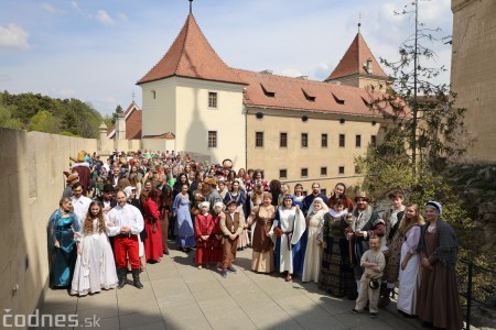 Foto a video: Letnú sezónu hornej Nitry otvoril v Bojniciach sprievod postáv z rozprávok a filmov 37