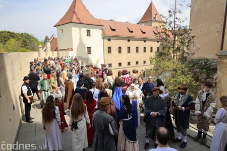 Foto a video: Letnú sezónu hornej Nitry otvoril v Bojniciach sprievod postáv z rozprávok a filmov 38