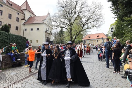 Foto a video: Letnú sezónu hornej Nitry otvoril v Bojniciach sprievod postáv z rozprávok a filmov 83