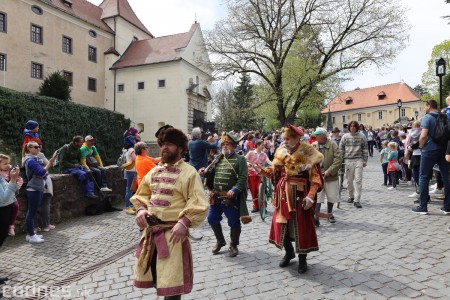 Foto a video: Letnú sezónu hornej Nitry otvoril v Bojniciach sprievod postáv z rozprávok a filmov 86