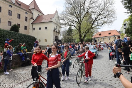 Foto a video: Letnú sezónu hornej Nitry otvoril v Bojniciach sprievod postáv z rozprávok a filmov 88