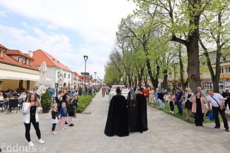 Foto a video: Letnú sezónu hornej Nitry otvoril v Bojniciach sprievod postáv z rozprávok a filmov 97