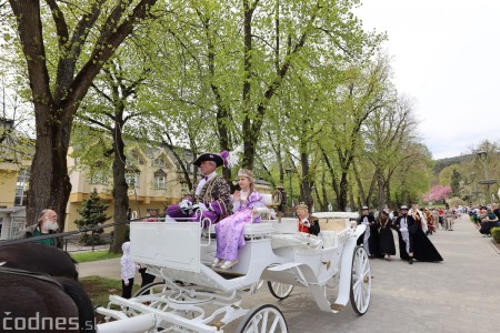 Foto a video: Letnú sezónu hornej Nitry otvoril v Bojniciach sprievod postáv z rozprávok a filmov 99