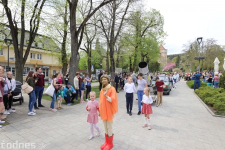 Foto a video: Letnú sezónu hornej Nitry otvoril v Bojniciach sprievod postáv z rozprávok a filmov 104