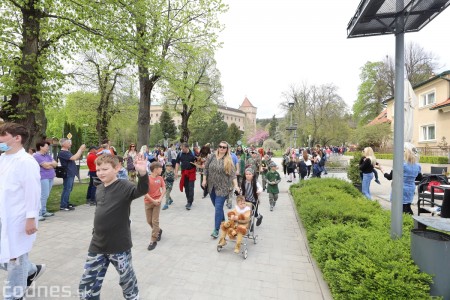 Foto a video: Letnú sezónu hornej Nitry otvoril v Bojniciach sprievod postáv z rozprávok a filmov 110