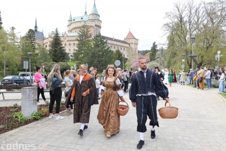 Foto a video: Letnú sezónu hornej Nitry otvoril v Bojniciach sprievod postáv z rozprávok a filmov 116