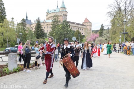 Foto a video: Letnú sezónu hornej Nitry otvoril v Bojniciach sprievod postáv z rozprávok a filmov 118