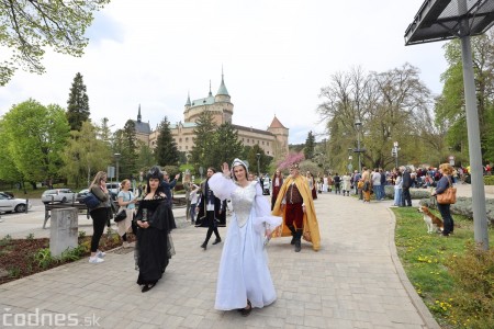 Foto a video: Letnú sezónu hornej Nitry otvoril v Bojniciach sprievod postáv z rozprávok a filmov 121