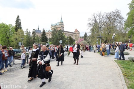 Foto a video: Letnú sezónu hornej Nitry otvoril v Bojniciach sprievod postáv z rozprávok a filmov 124