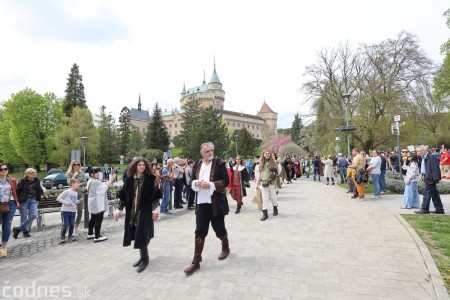 Foto a video: Letnú sezónu hornej Nitry otvoril v Bojniciach sprievod postáv z rozprávok a filmov 126