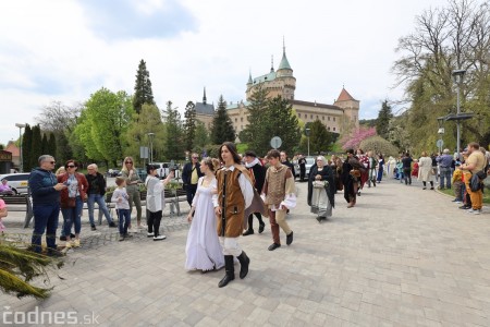 Foto a video: Letnú sezónu hornej Nitry otvoril v Bojniciach sprievod postáv z rozprávok a filmov 128