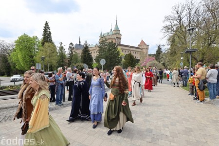 Foto a video: Letnú sezónu hornej Nitry otvoril v Bojniciach sprievod postáv z rozprávok a filmov 135