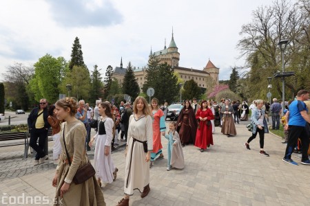 Foto a video: Letnú sezónu hornej Nitry otvoril v Bojniciach sprievod postáv z rozprávok a filmov 136