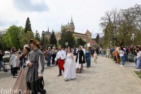 Foto a video: Letnú sezónu hornej Nitry otvoril v Bojniciach sprievod postáv z rozprávok a filmov 139