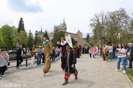 Foto a video: Letnú sezónu hornej Nitry otvoril v Bojniciach sprievod postáv z rozprávok a filmov 141