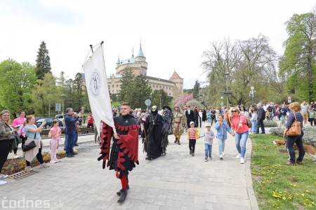 Foto a video: Letnú sezónu hornej Nitry otvoril v Bojniciach sprievod postáv z rozprávok a filmov 143