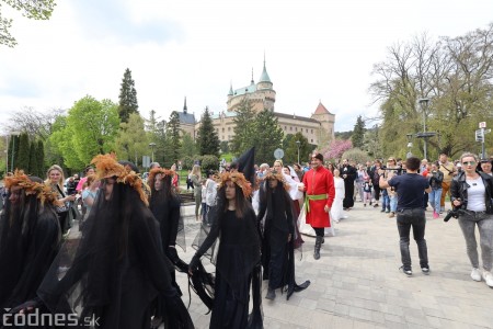 Foto a video: Letnú sezónu hornej Nitry otvoril v Bojniciach sprievod postáv z rozprávok a filmov 147