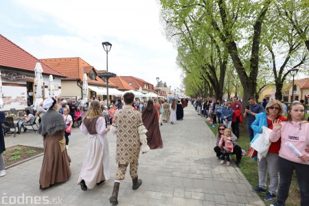 Foto a video: Letnú sezónu hornej Nitry otvoril v Bojniciach sprievod postáv z rozprávok a filmov 151