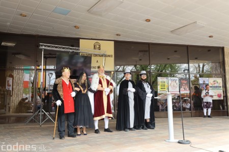 Foto a video: Letnú sezónu hornej Nitry otvoril v Bojniciach sprievod postáv z rozprávok a filmov 167