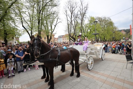 Foto a video: Letnú sezónu hornej Nitry otvoril v Bojniciach sprievod postáv z rozprávok a filmov 174