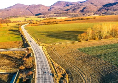 Konečne sa začala rekonštrukcia panelky pri Trenčíne. Pripravte sa na dopravné obmedzenia