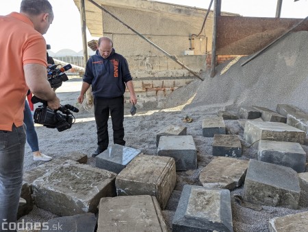 Foto a video: Unikátny nález náhrobných kameňov židovských obyvateľov v Prievidzi 4