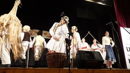 Foto: Skvelý úspech Detského folklórneho súboru Malý Vtáčnik. Postup na celoštátnu prehliadku do Východnej 4