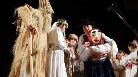 Foto: Skvelý úspech Detského folklórneho súboru Malý Vtáčnik. Postup na celoštátnu prehliadku do Východnej 6
