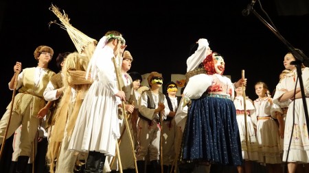 Foto: Skvelý úspech Detského folklórneho súboru Malý Vtáčnik. Postup na celoštátnu prehliadku do Východnej 9