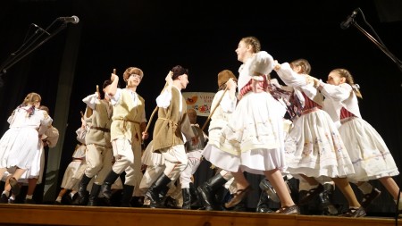 Foto: Skvelý úspech Detského folklórneho súboru Malý Vtáčnik. Postup na celoštátnu prehliadku do Východnej 11