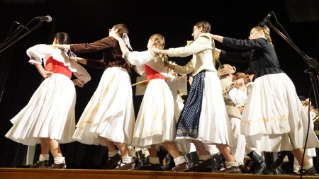 Foto: Skvelý úspech Detského folklórneho súboru Malý Vtáčnik. Postup na celoštátnu prehliadku do Východnej 13
