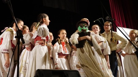 Foto: Skvelý úspech Detského folklórneho súboru Malý Vtáčnik. Postup na celoštátnu prehliadku do Východnej 16