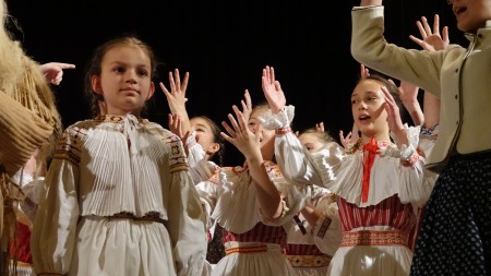 Foto: Skvelý úspech Detského folklórneho súboru Malý Vtáčnik. Postup na celoštátnu prehliadku do Východnej 21