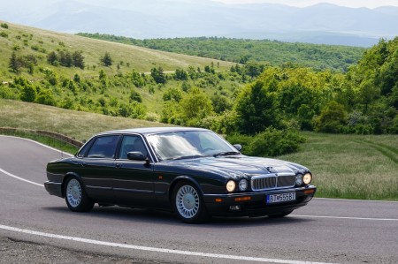 Foto a video: JAGUARISM - Stretnutie majiteľov vozidiel Jaguar - Bojnice 2022 64