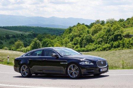 Foto a video: JAGUARISM - Stretnutie majiteľov vozidiel Jaguar - Bojnice 2022 76