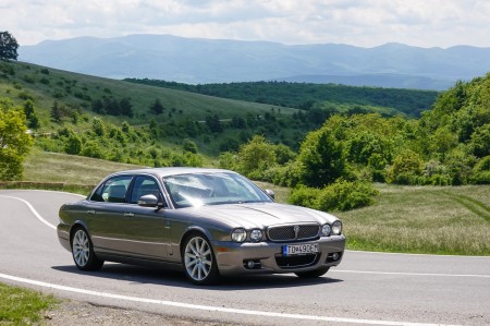 Foto a video: JAGUARISM - Stretnutie majiteľov vozidiel Jaguar - Bojnice 2022 79