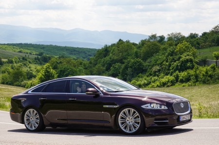 Foto a video: JAGUARISM - Stretnutie majiteľov vozidiel Jaguar - Bojnice 2022 93