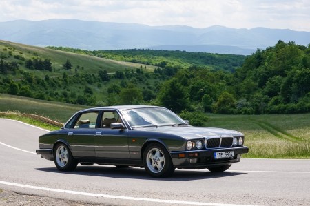 Foto a video: JAGUARISM - Stretnutie majiteľov vozidiel Jaguar - Bojnice 2022 97