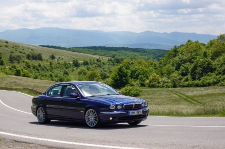 Foto a video: JAGUARISM - Stretnutie majiteľov vozidiel Jaguar - Bojnice 2022 100